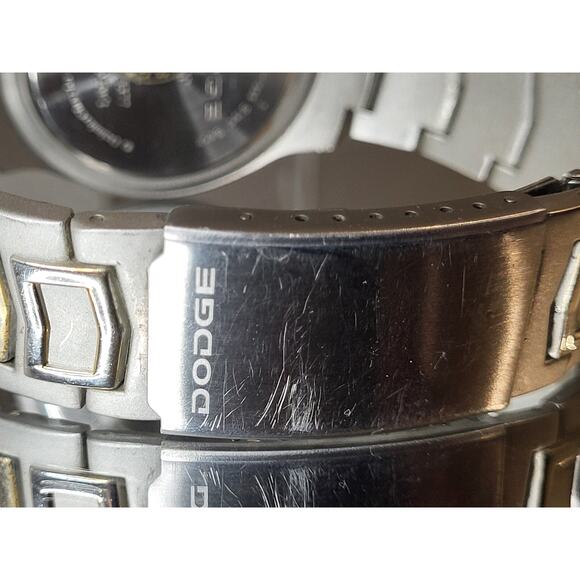 DODGE AUTOMAKER STAINLESS STEEL MEN\'S WATCH HEAVY RUNS